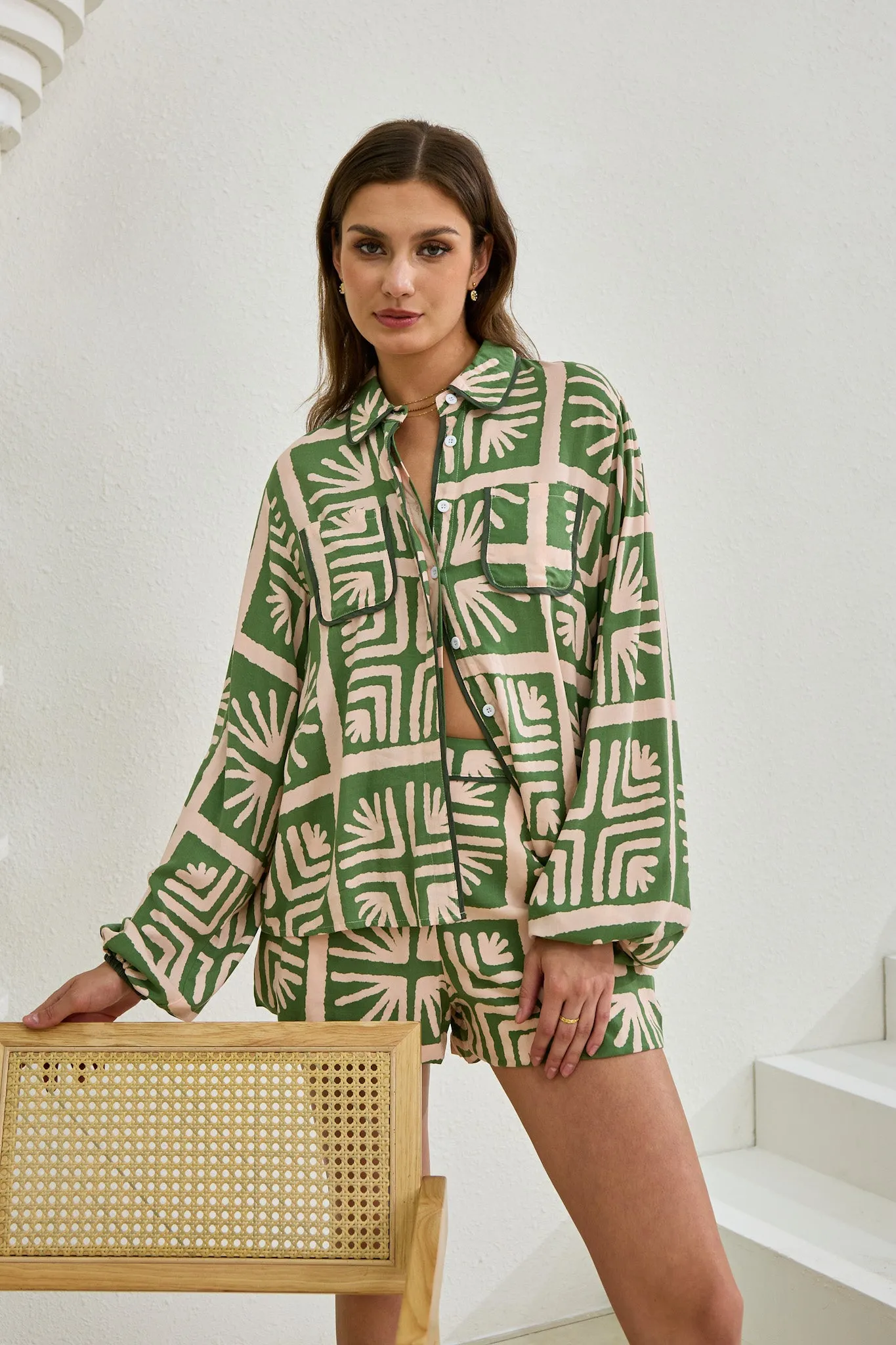 Ardenia Green Abstract Contrast Detail Shorts