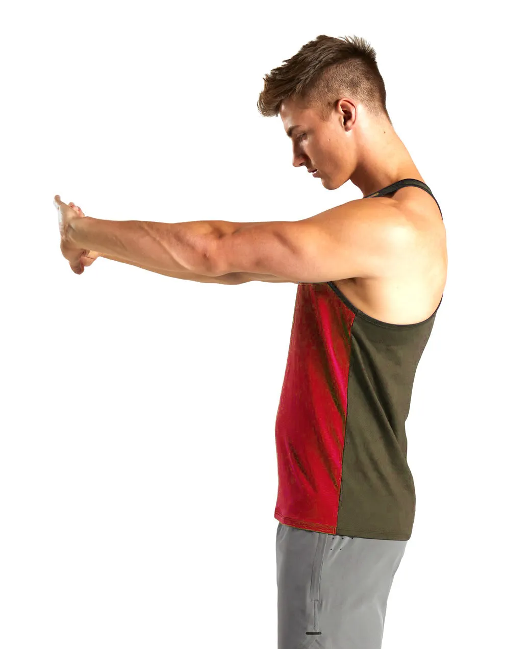 Breathable sports shirt