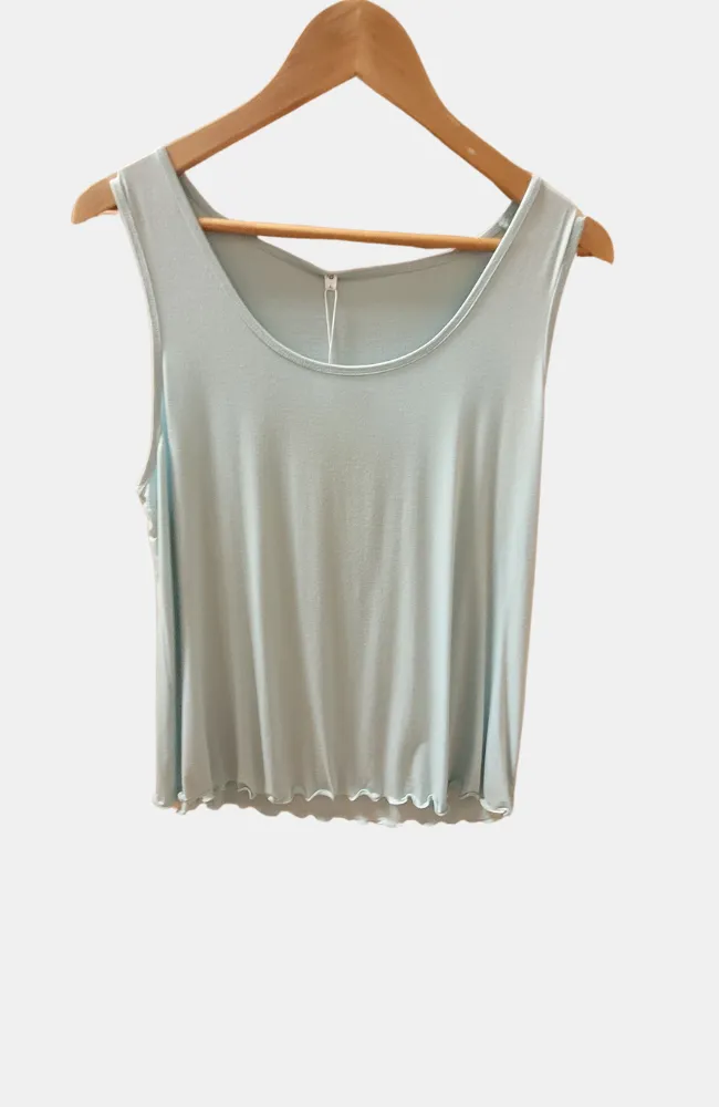 Samples: Assorted Sleeveless Tops & Camis (Large)