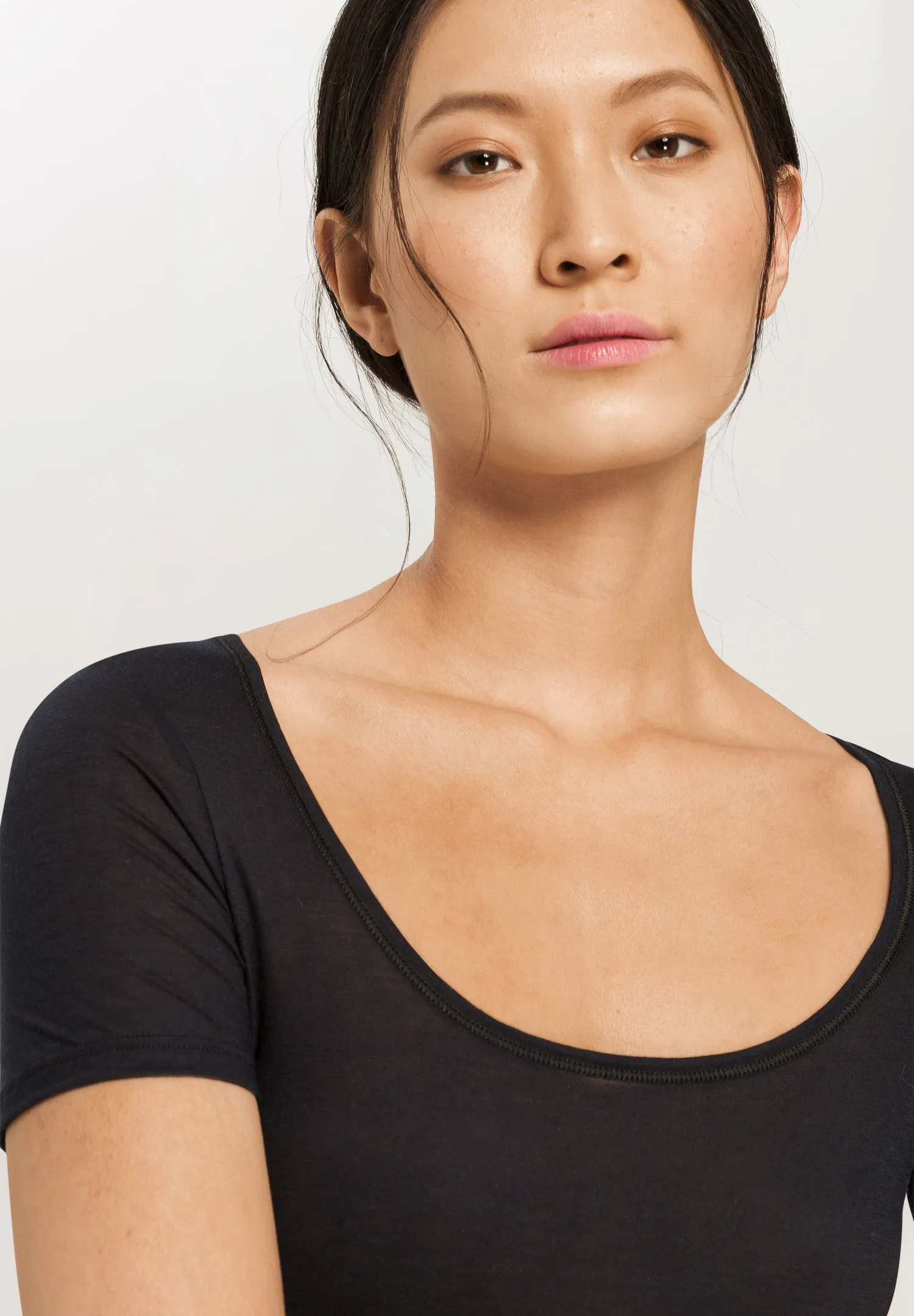 Ultralight Round Neck Cotton Fitted Top | Black 71827-019